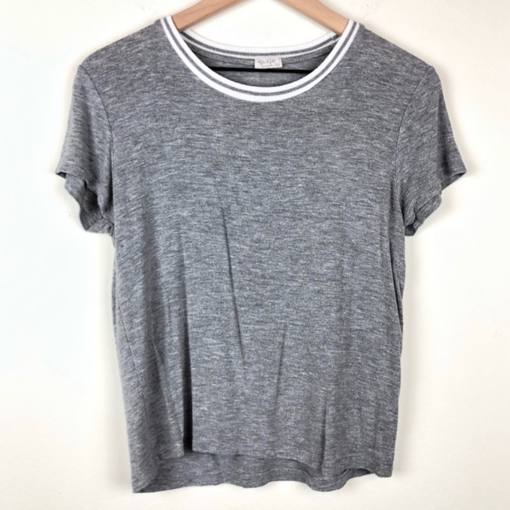 ❤️Brandy Melville Ringer Tee